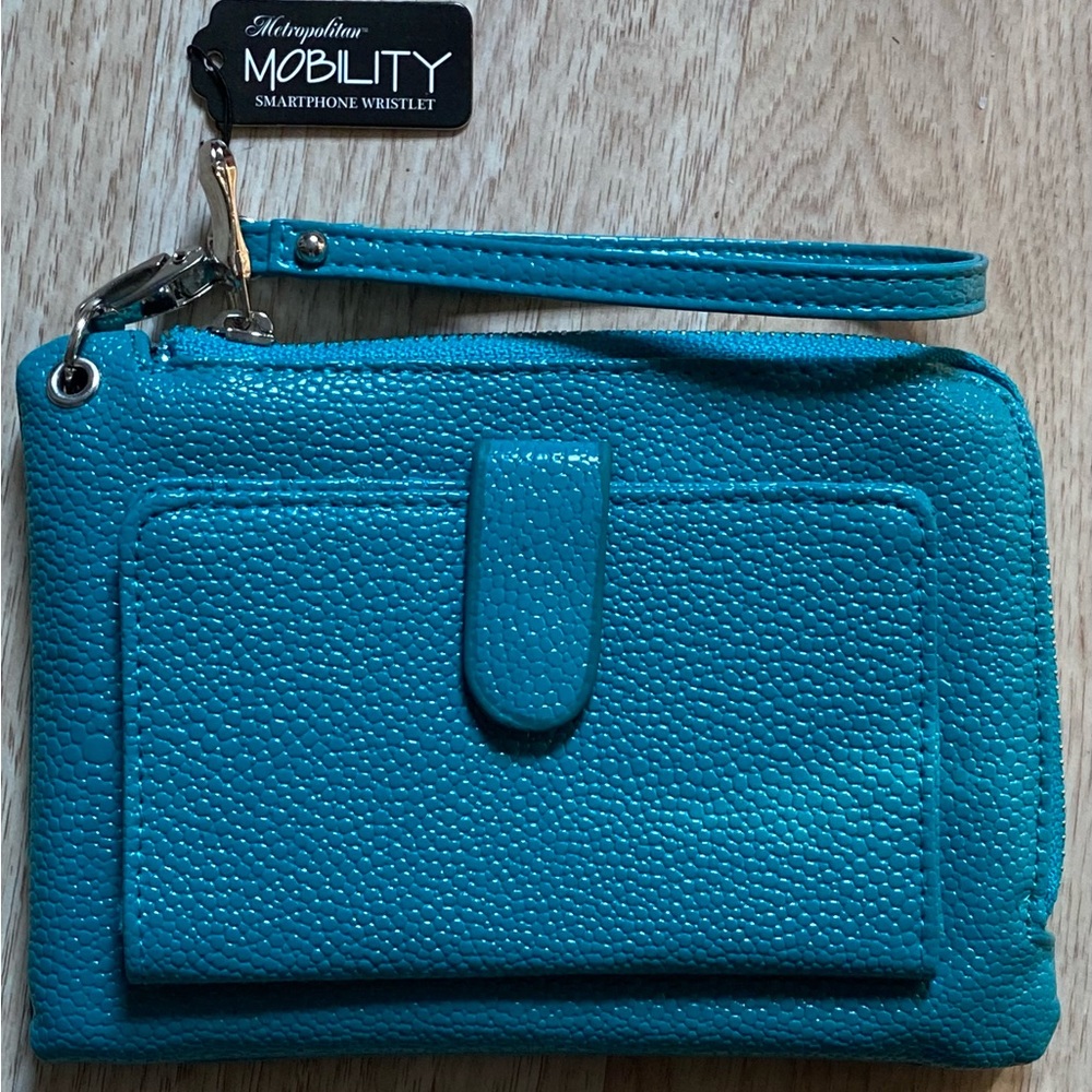 Brand New Mobility Smartphone Wristlet NWT Aqua